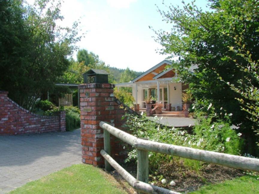 Acacia Bay Lodge Bed & Breakfast Lago Lago Taupo Exterior foto
